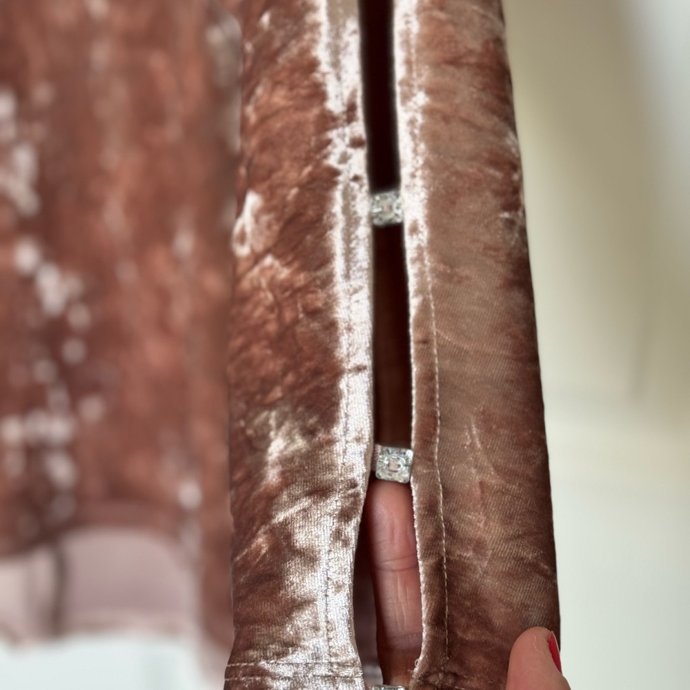 Cable & Gauge Velvet Brown Top - Picture 4 of 9